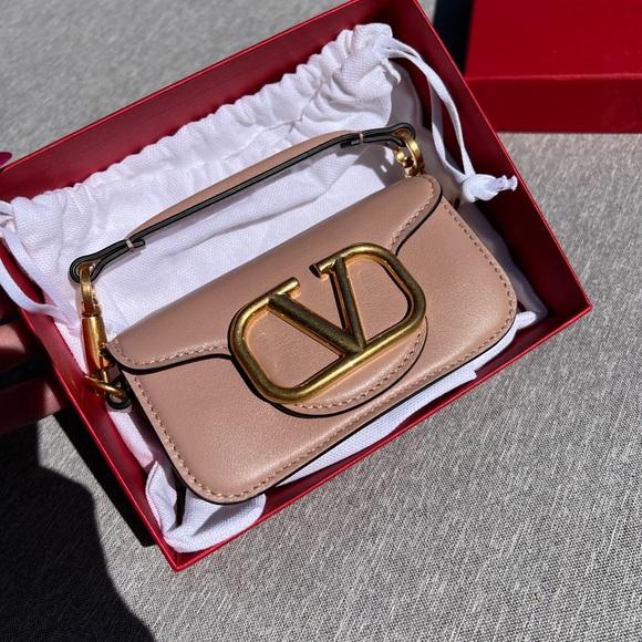 Valentino, leather micro V bag with Crossbody chain and top handle - Picture 4 of 16